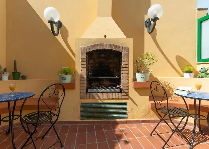 The Yellow House - Solarium - Climatized Pool *