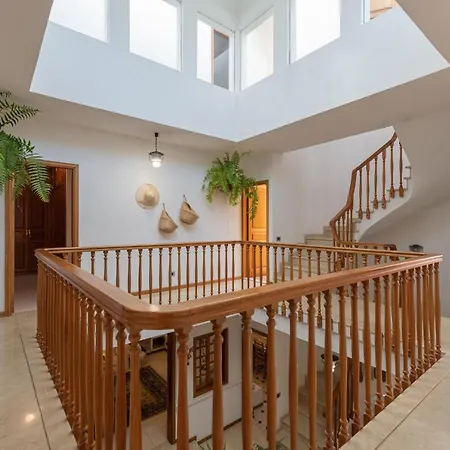 וילה The Yellow House - Solarium - Climatized Pool *