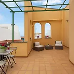The Yellow House - Solarium - Climatized Pool Vila