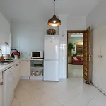 The Yellow House - Solarium - Climatized Pool Vila *