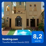 The Yellow House - Solarium - Climatized Pool *