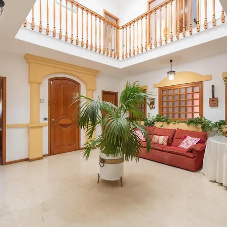 The Yellow House - Solarium - Climatized Pool *