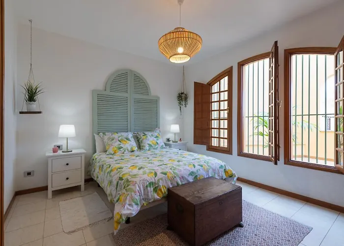 The Yellow House - Solarium - Climatized Pool Villa