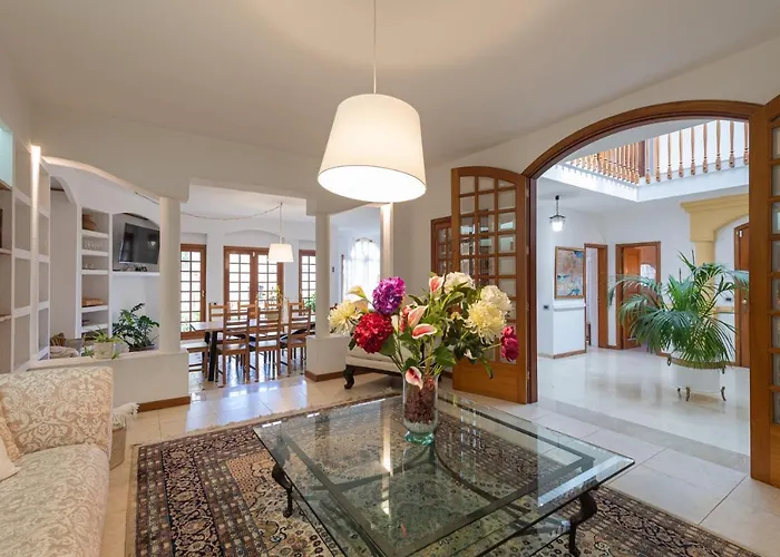 The Yellow House - Solarium - Climatized Pool Villa Gáldar