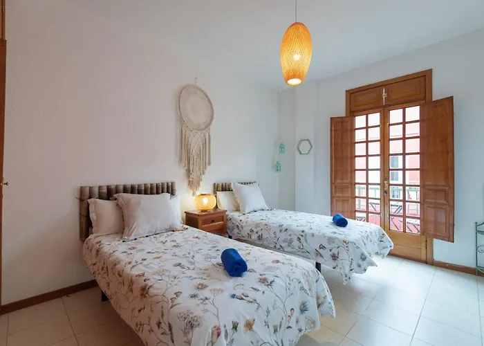 The Yellow House - Solarium - Climatized Pool Villa