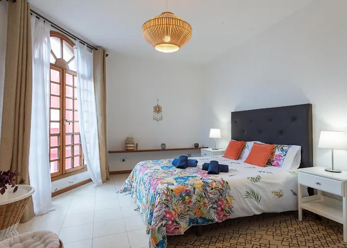The Yellow House - Solarium - Climatized Pool Villa