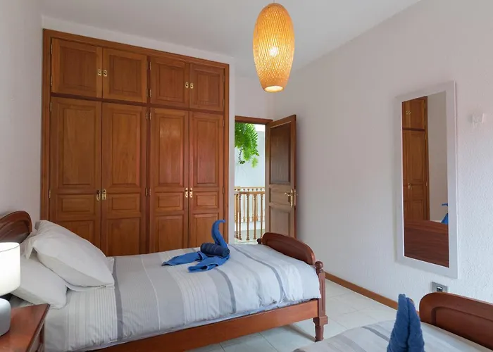 Villa The Yellow House - Solarium - Climatized Pool *