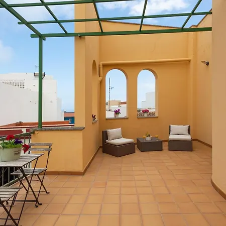The Yellow House - Solarium - Climatized Pool Вилла